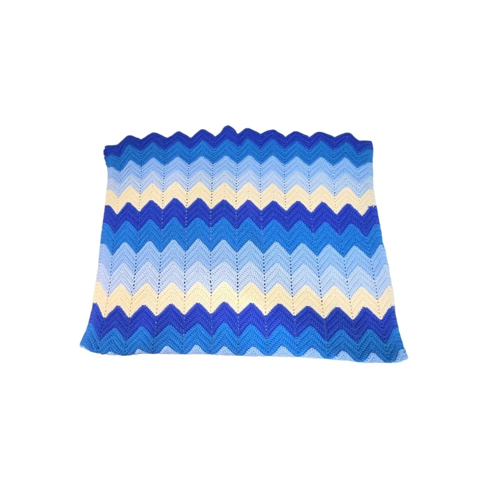 Handmade Afghan Blue Chevron Ripple Throw Blanket Cabin/Grandma Core 58x38